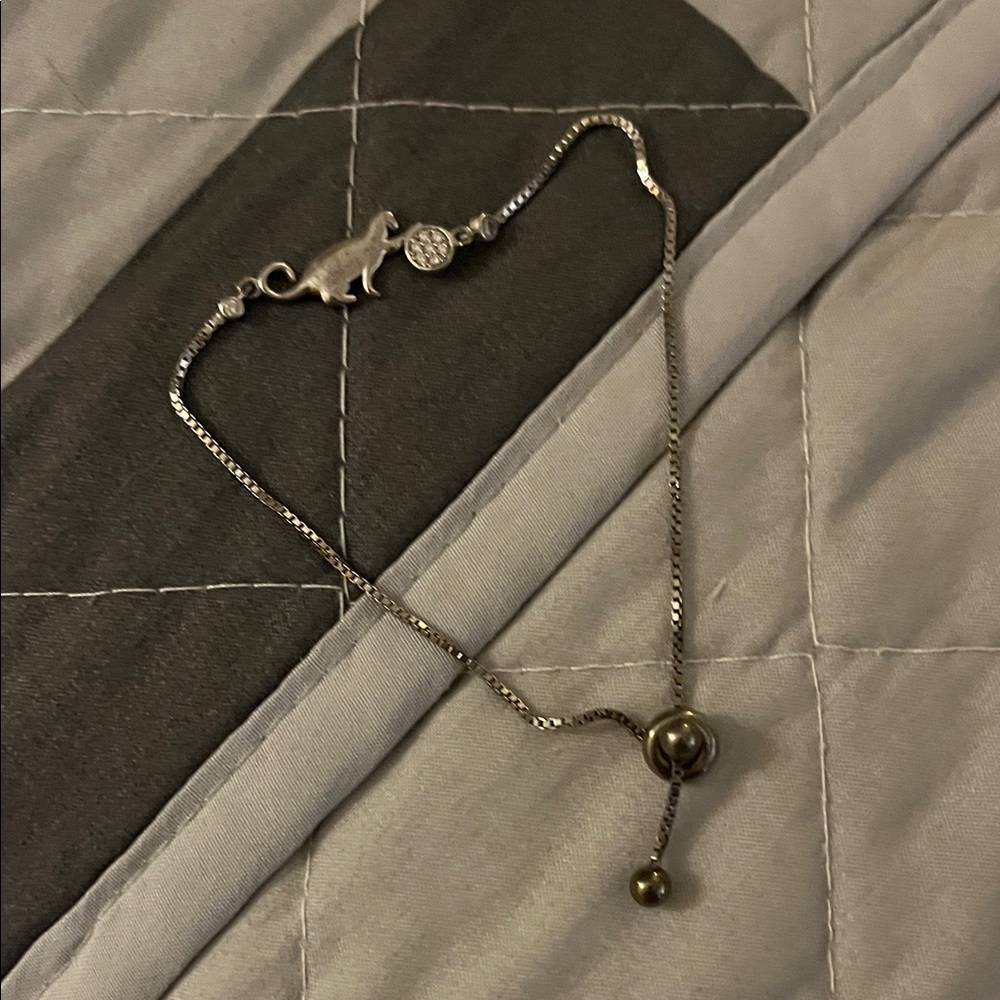 Delicate Silver-bracelet. Kitty playing with ball. New without tags !!!